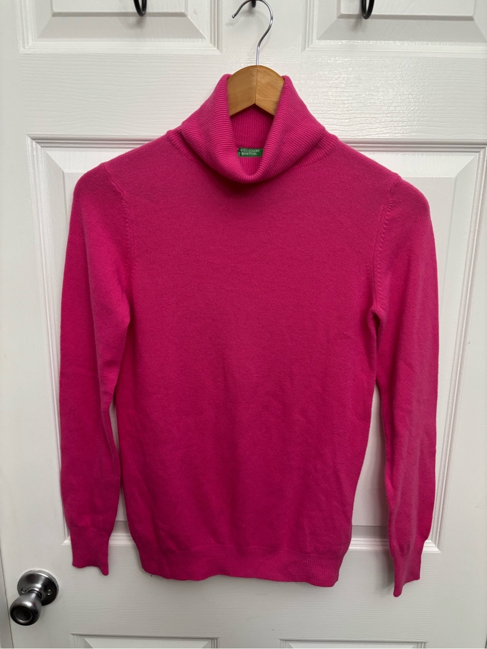 United Colors Of Benetton Hot Pink 100% Virgin Merino Wool Turtleneck Sweater